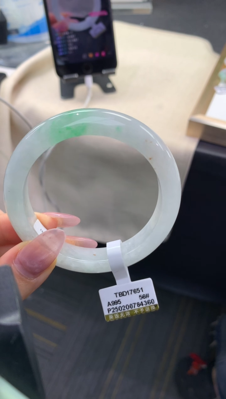【闪购商品】翡翠手镯未镶嵌............