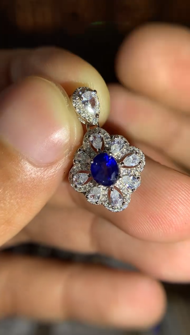 【闪购商品】蓝宝石吊坠银S925镶嵌天然