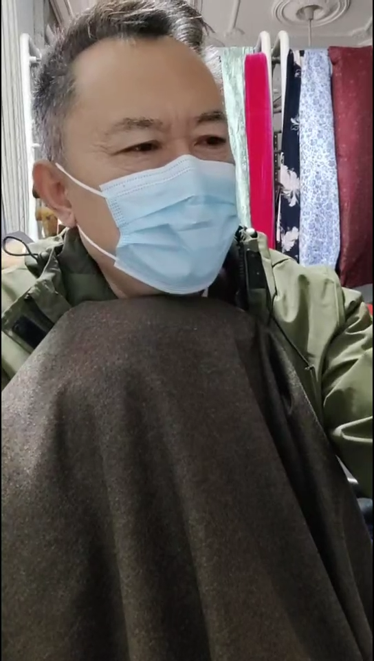 深咖色质感针织布料