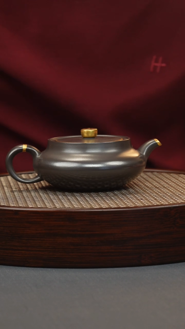 【闪购商品】紫砂茶壶石黄 虚扁 描金