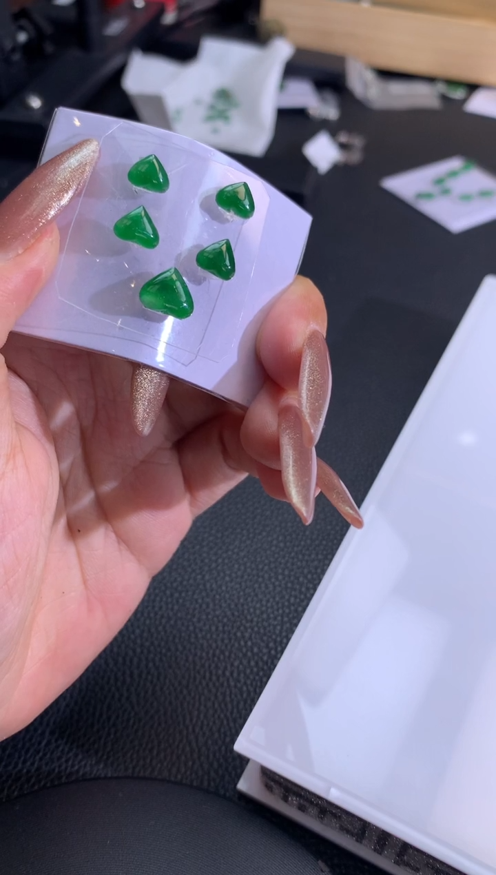 【闪购商品】定制翡翠未镶嵌翡翠