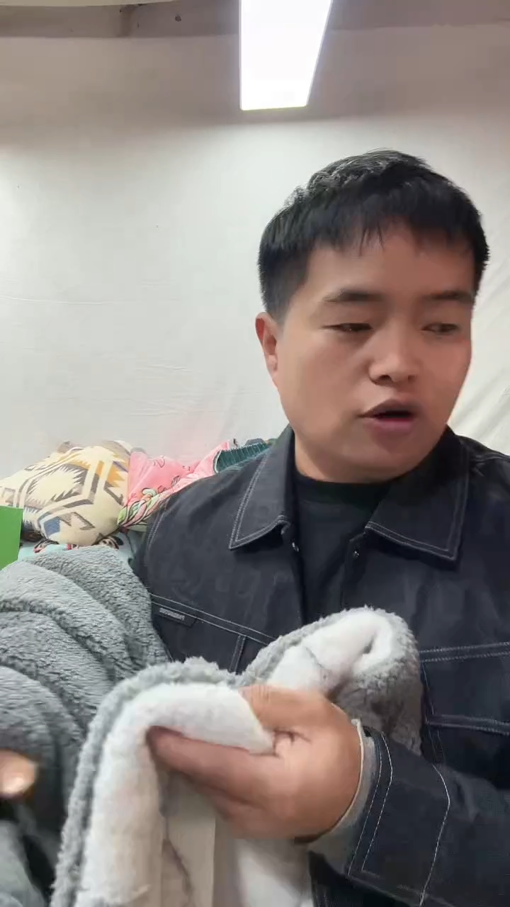 聚酯纤维1.3*1.5兔兔迪士尼瑕疵