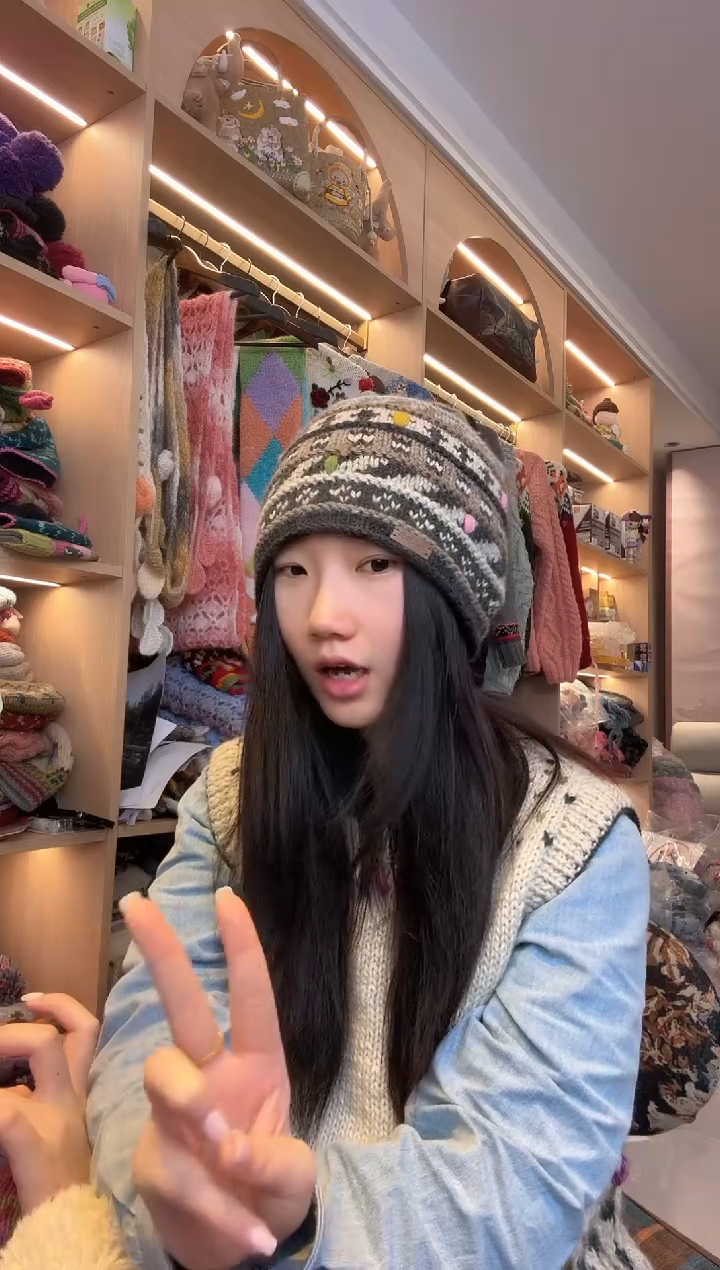 羊毛美利奴灰色秀珠帽