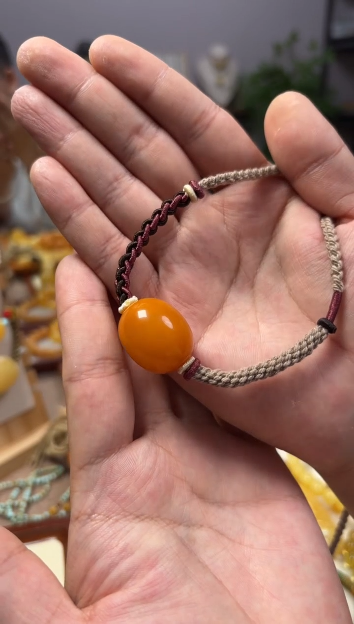 【闪购商品】蜜蜡裸石未镶嵌锁骨