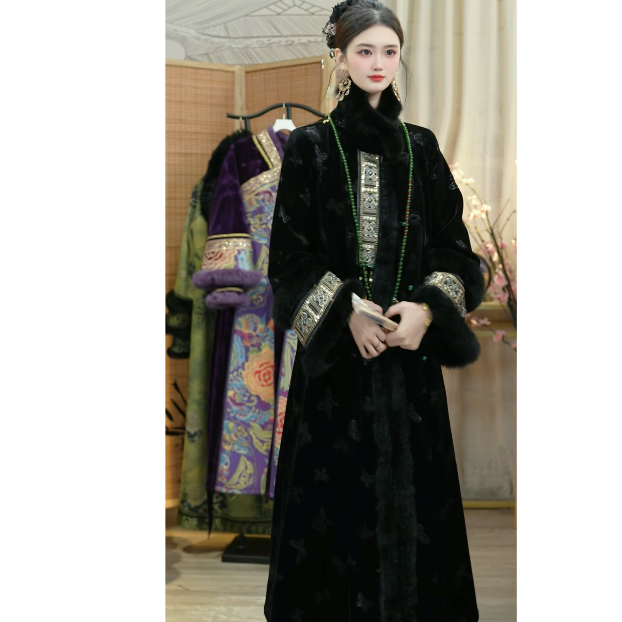 花想容2025冬季新款国风加绒黑色新中式女装外套（5833）