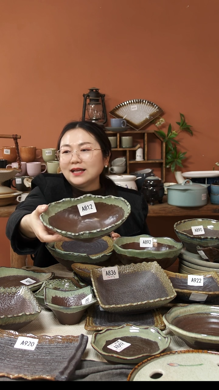 陶瓷A812陶瓷粗陶红泥元宝碗一个微瑕20.5*12*7