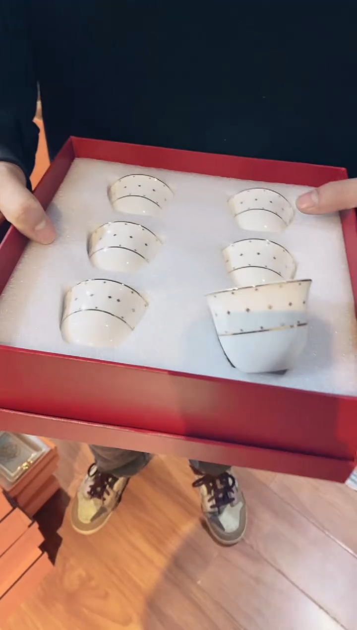 【闪购商品】杯鸿辉家品牌瓷器，京东包邮！