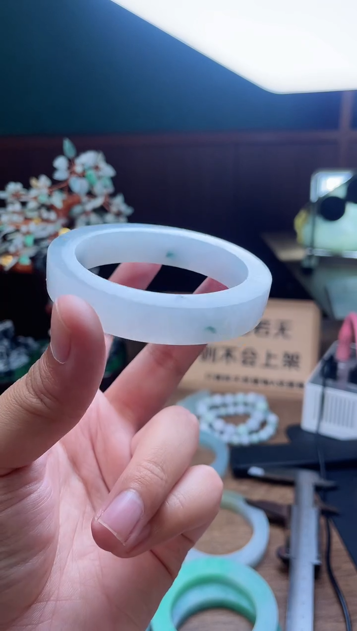 【闪购商品】定制翡翠手镯未镶嵌定制