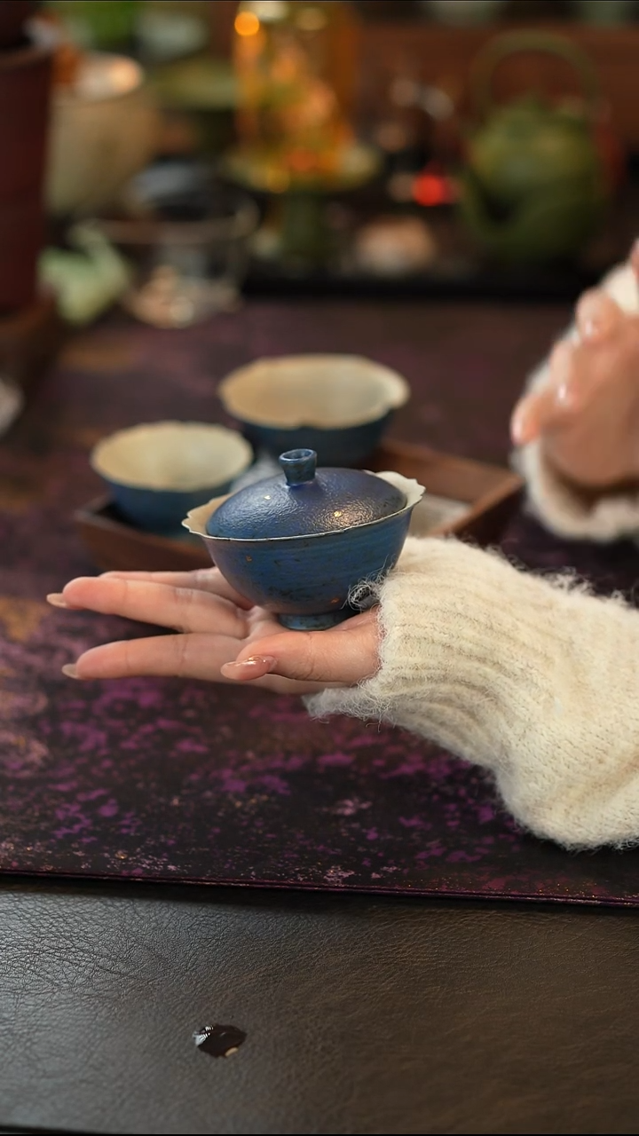 1青金蓝内绘蝴蝶-朝云盖碗