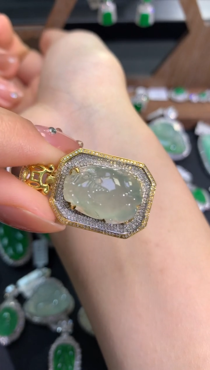 【闪购商品】翡翠吊坠(不含链)18K金镶嵌吊坠