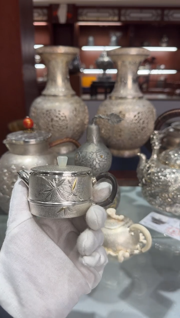 足银精工手工汉瓦竹节鏨刻泡茶壶