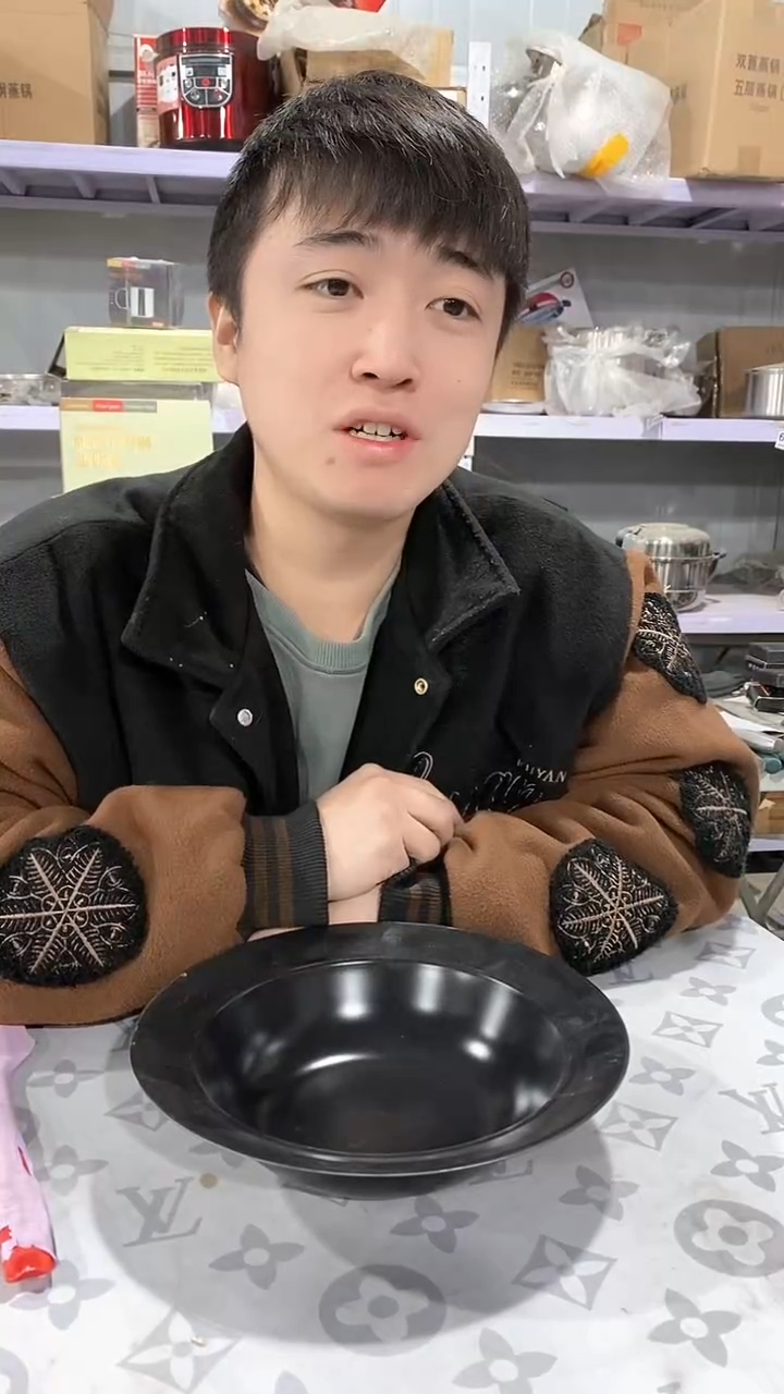 20煲仔锅瑕疵一套