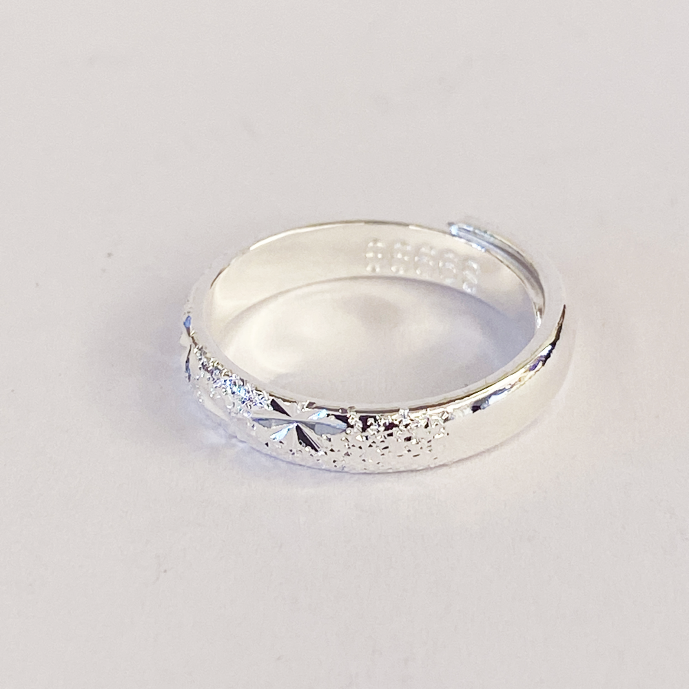  编号51  轻奢满天星磨砂戒指