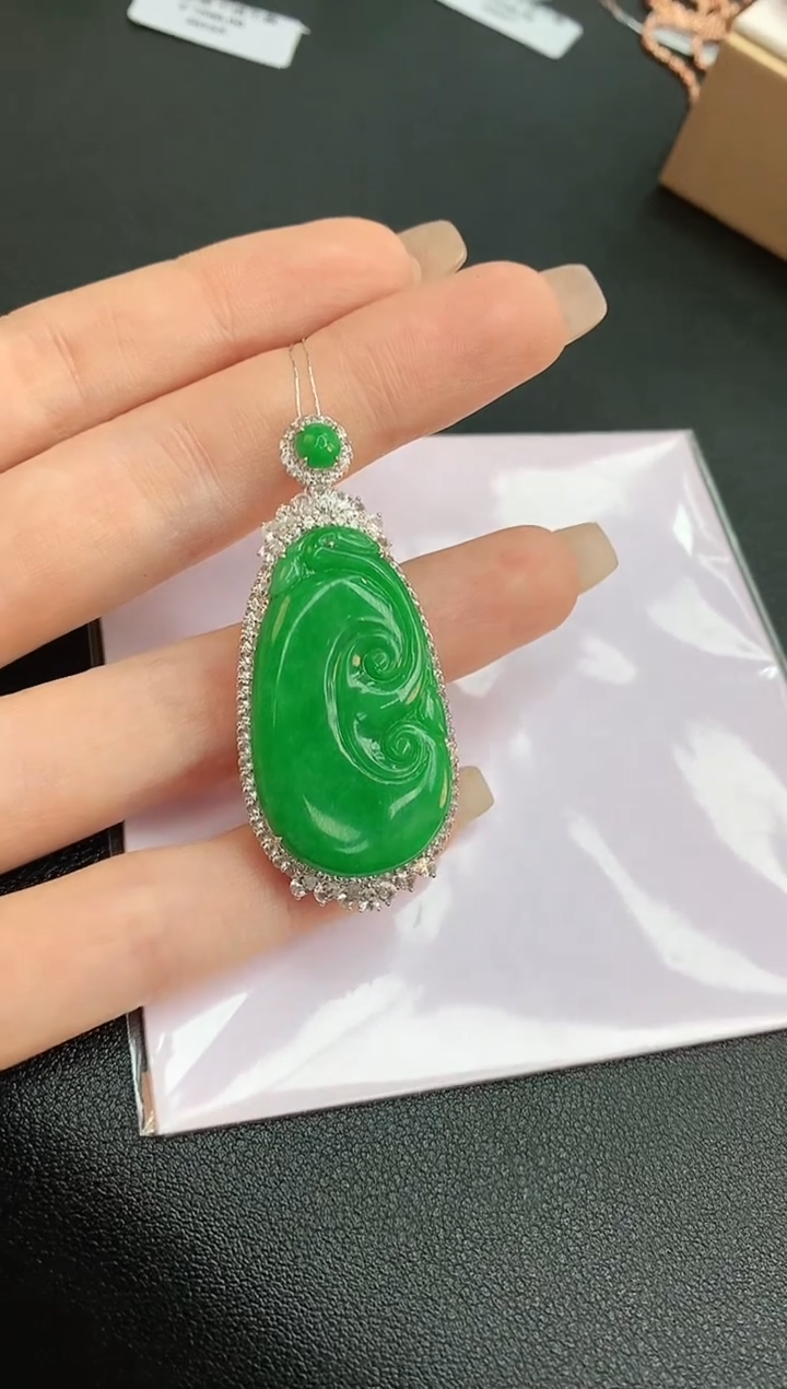 【闪购商品】翡翠颈饰18K金镶嵌赠礼盒证书 珍珍