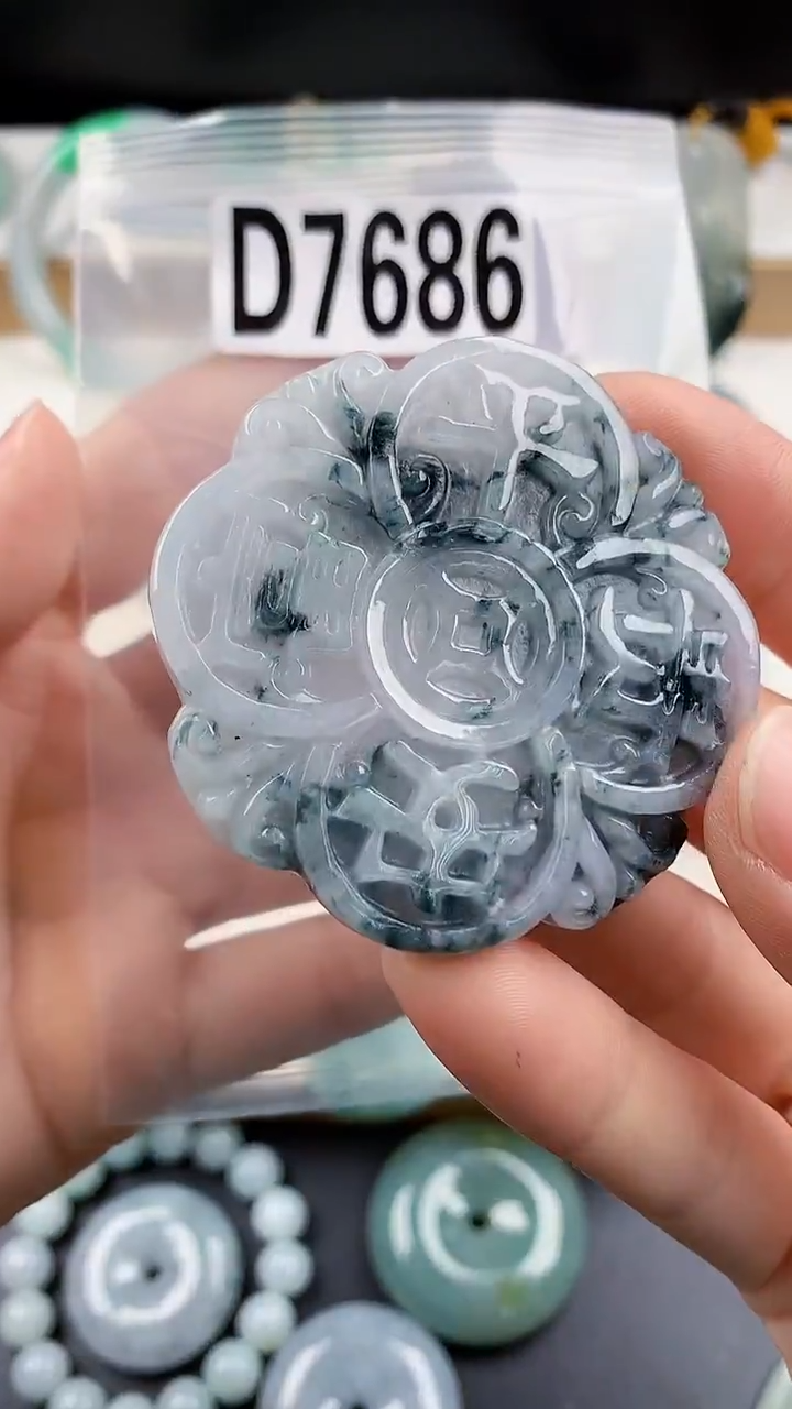 颈饰未镶嵌翡翠天然翡翠吊坠挂件