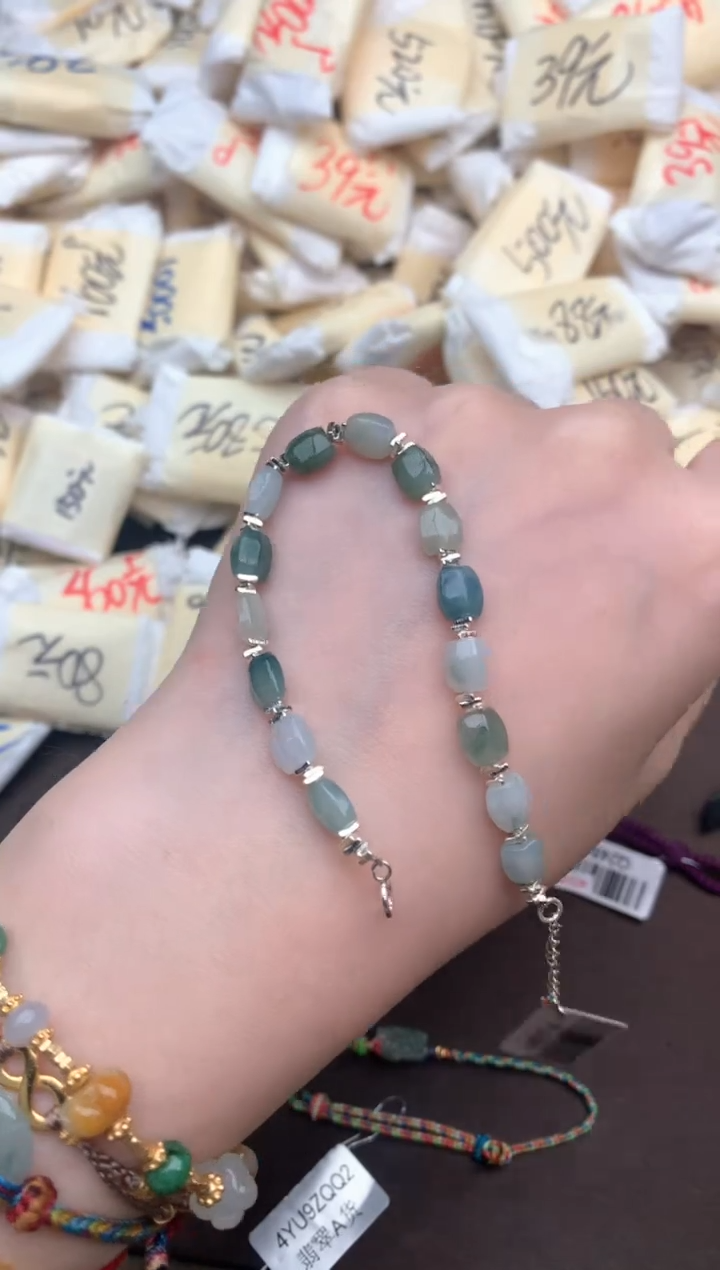 【闪购商品】翡翠挂件未镶嵌— 