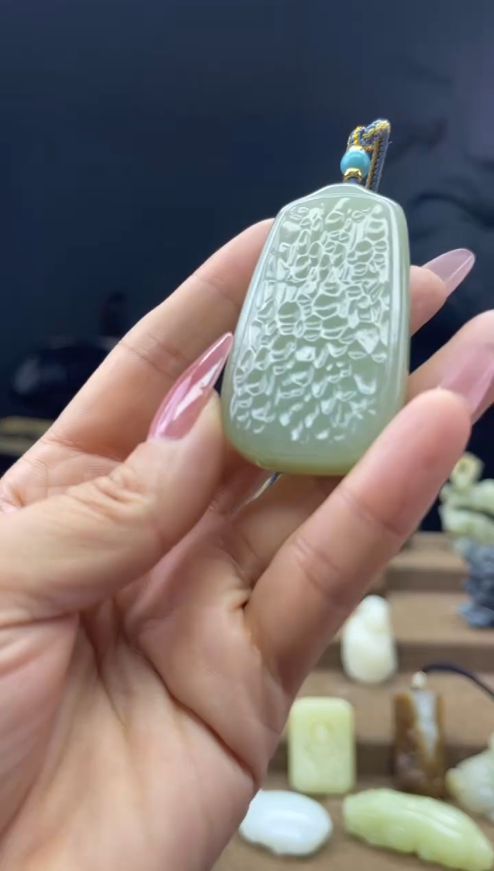 颈饰未镶嵌和田玉1