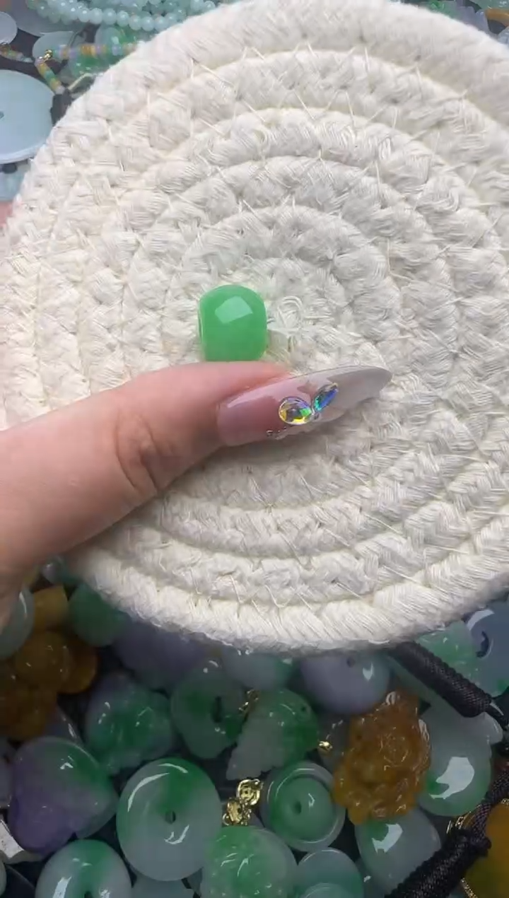 翡翠未镶嵌颈饰天然缅甸翡翠吊坠
