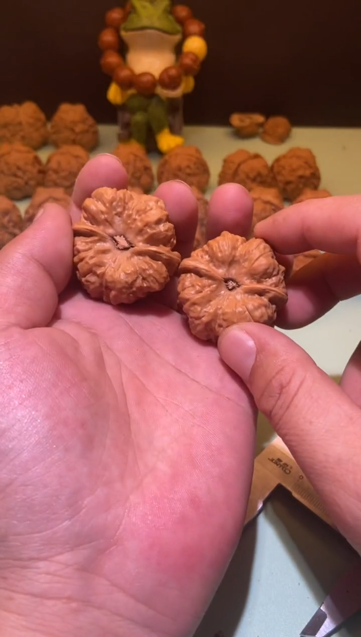 【闪购商品】文玩核桃吊坠山海核饰蛤蟆头40  155