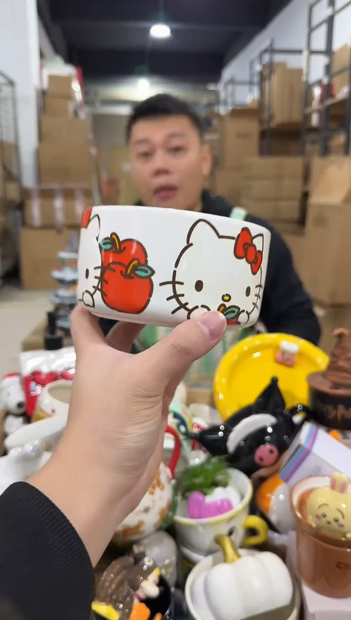 瓷片白色kt猫碗 