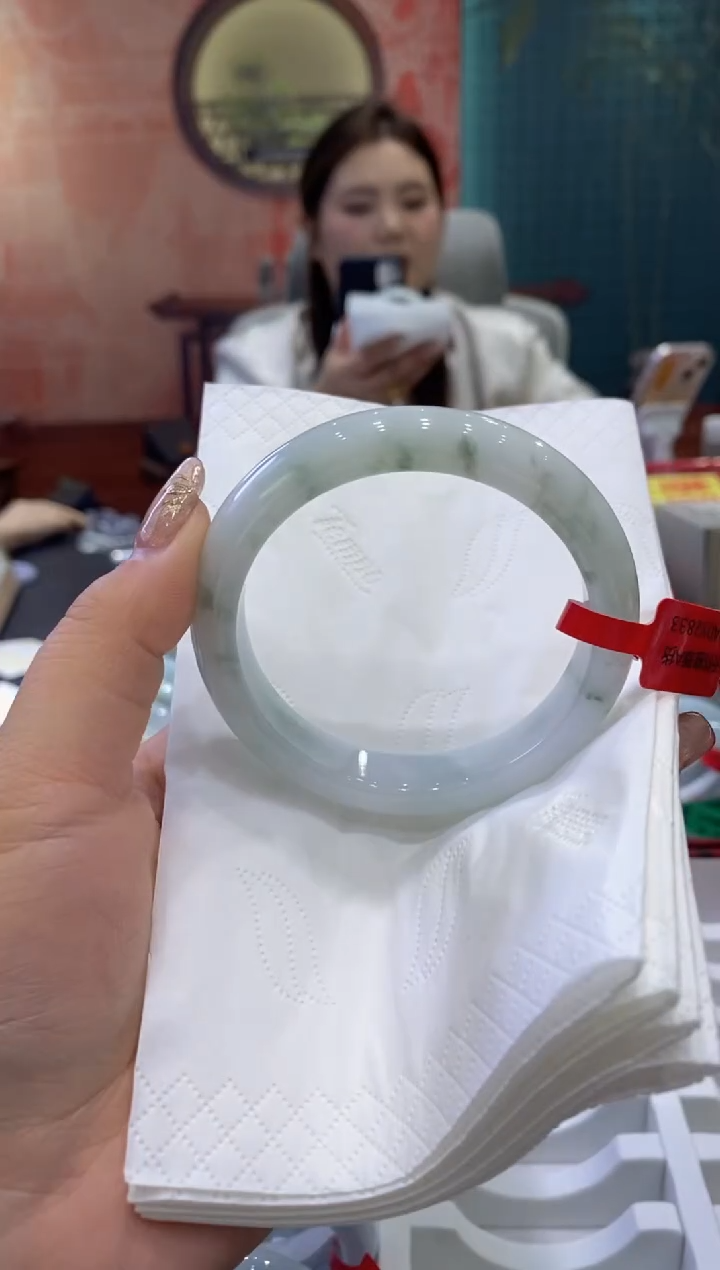 【闪购商品】翡翠手镯未镶嵌多人011470