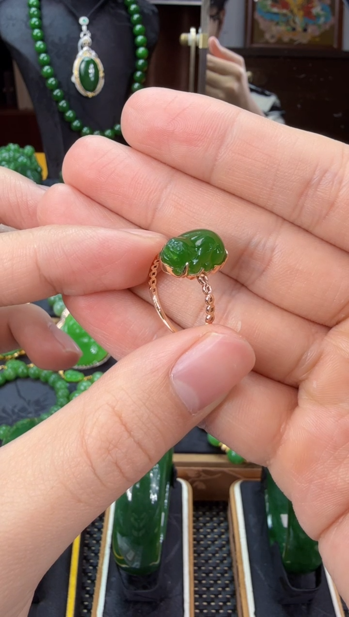 【闪购商品】和田玉（碧玉）戒指18K金镶嵌 