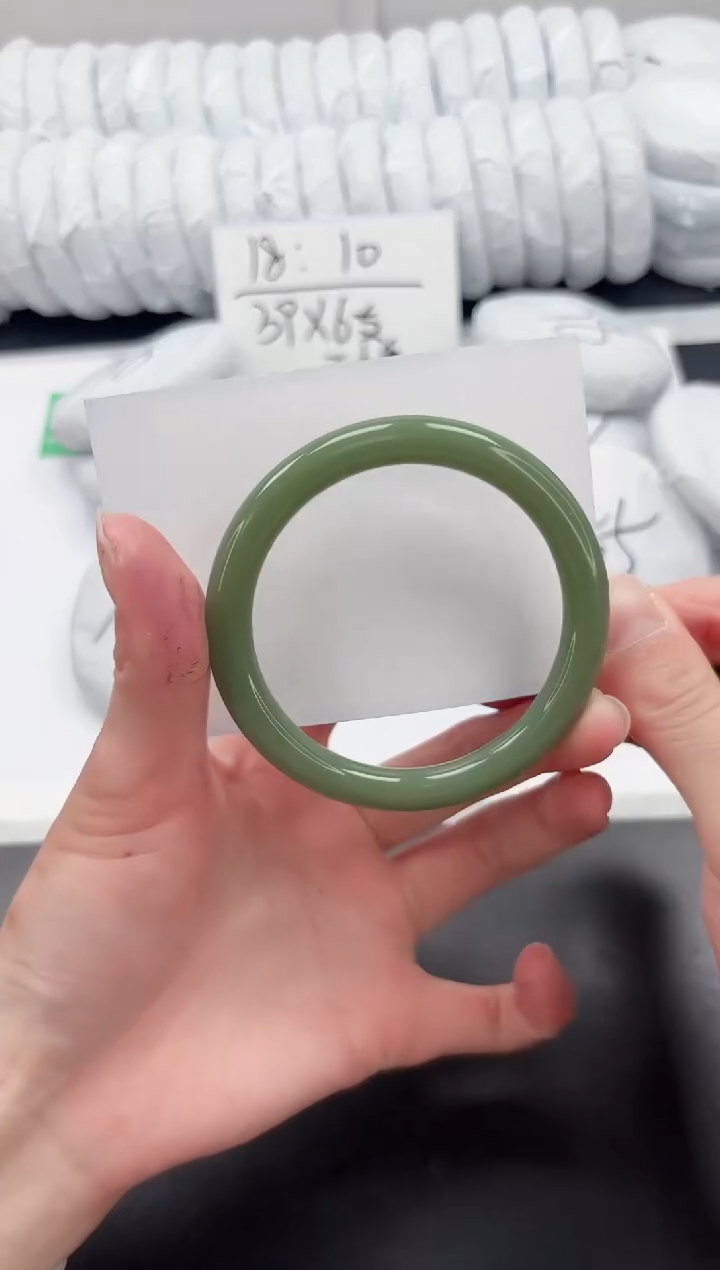 【闪购商品】石英质玉手镯未镶嵌390-55.5