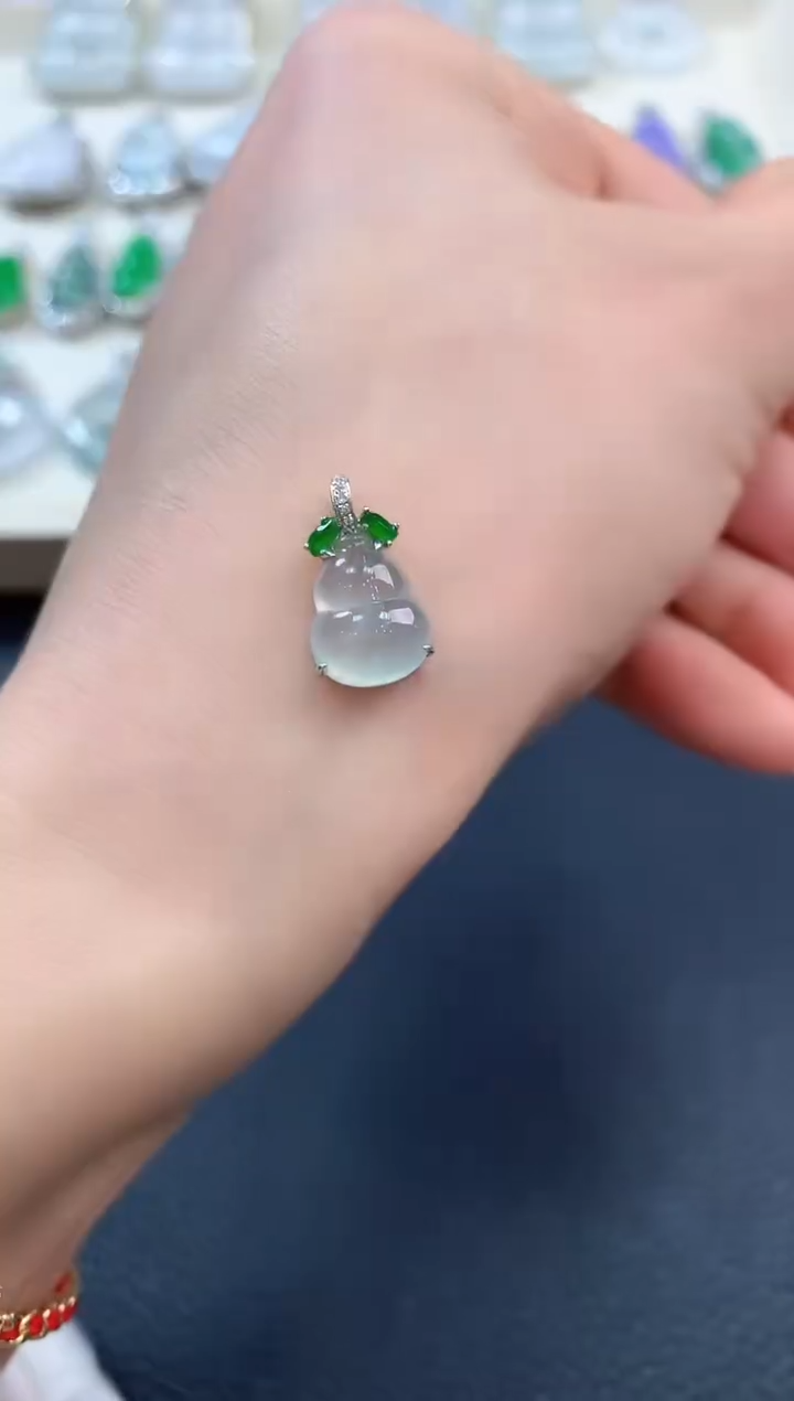 【闪购商品】翡翠吊坠(不含链)18K金镶嵌b25       