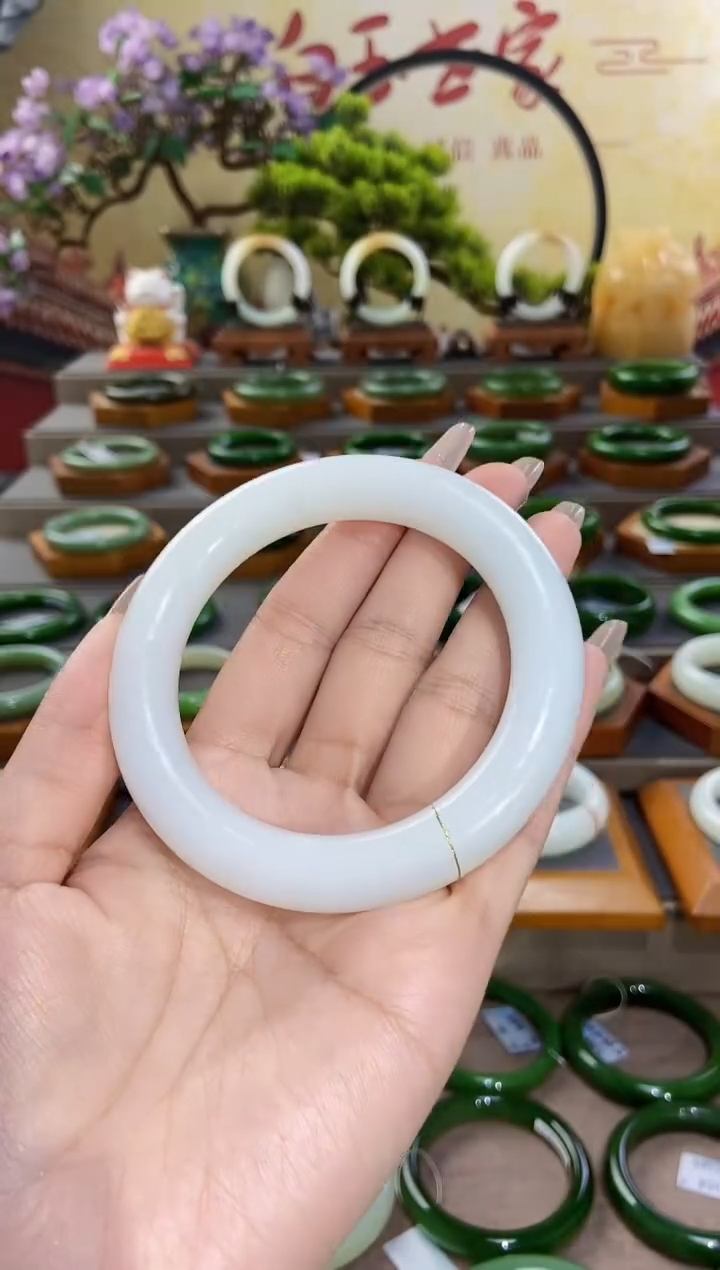【闪购商品】和田玉手镯未镶嵌和田玉/山流水手镯