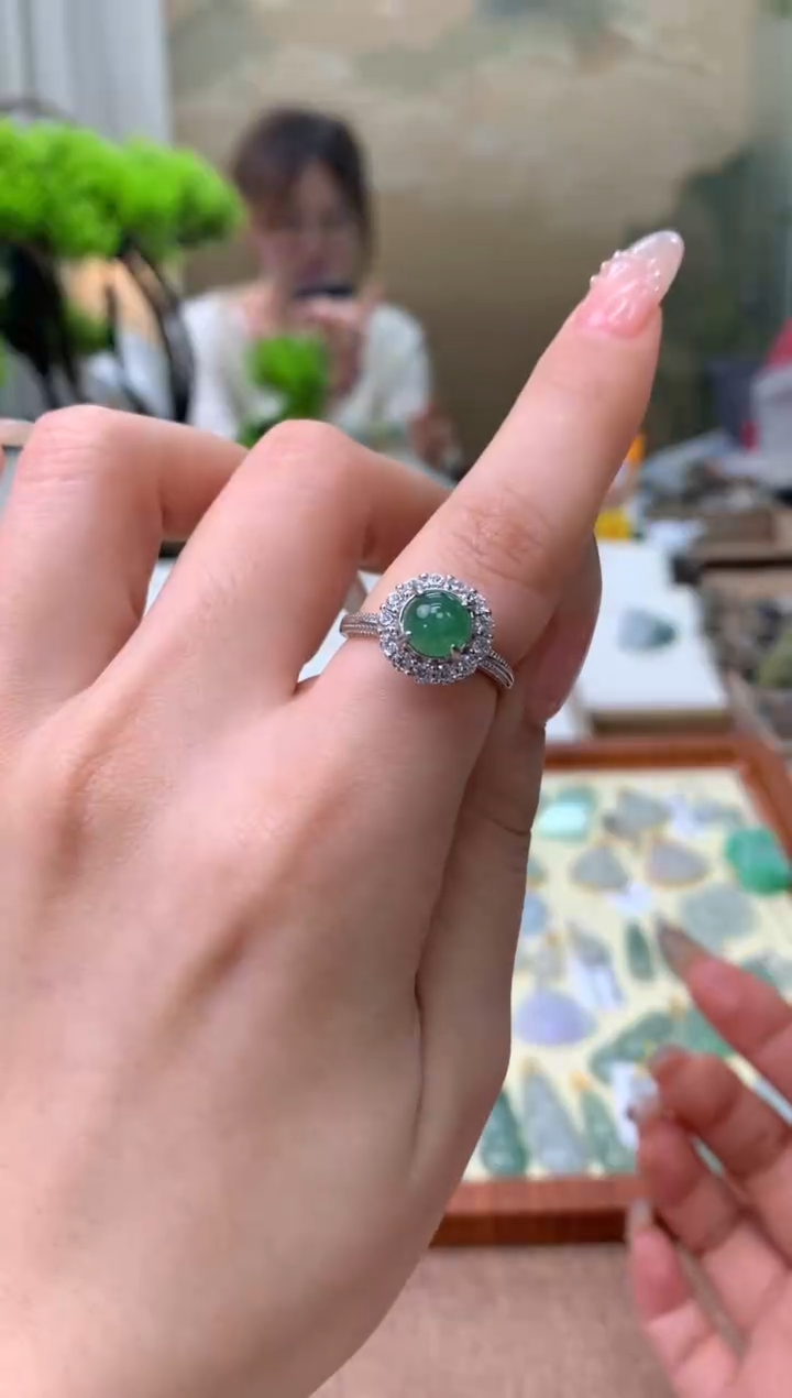 【闪购商品】翡翠戒指18K金镶嵌天然A货翡翠挂件