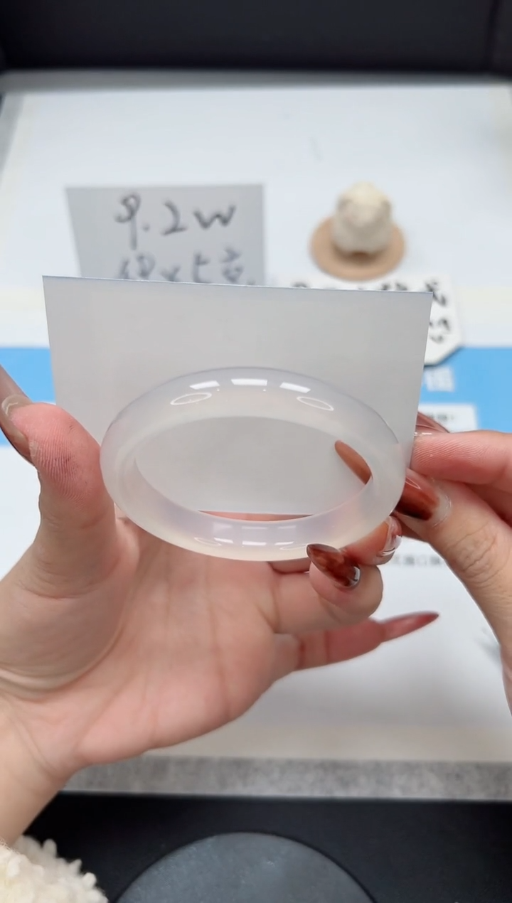 【闪购商品】玛瑙/玉髓手镯未镶嵌299/荔枝55