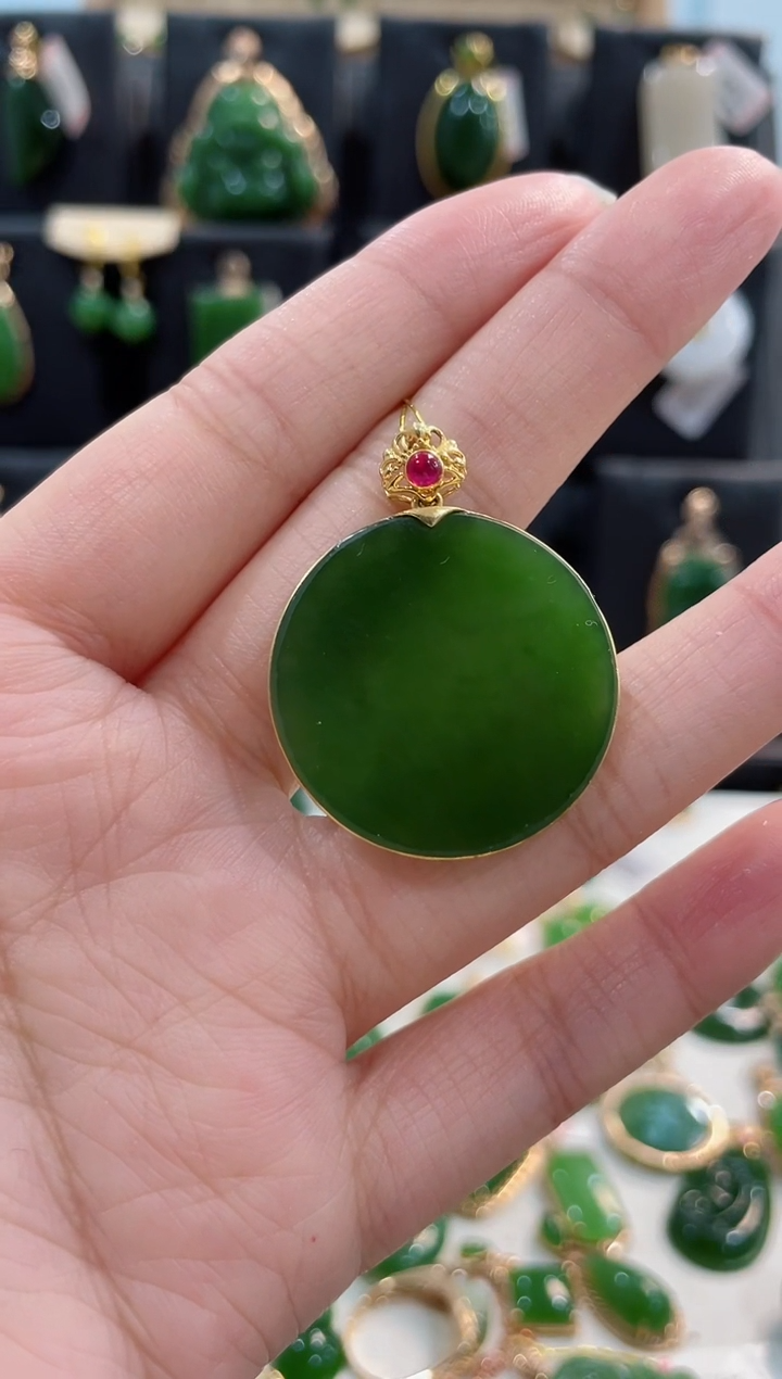 【闪购商品】和田玉（糖玉）颈饰18K金镶嵌圆牌
