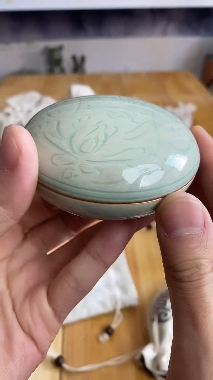 【山隐青瓷】柴烧粉盒      微瑕