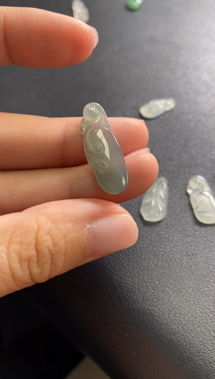 【闪购商品】翡翠未镶嵌颈饰不退不换 无鉴赏期