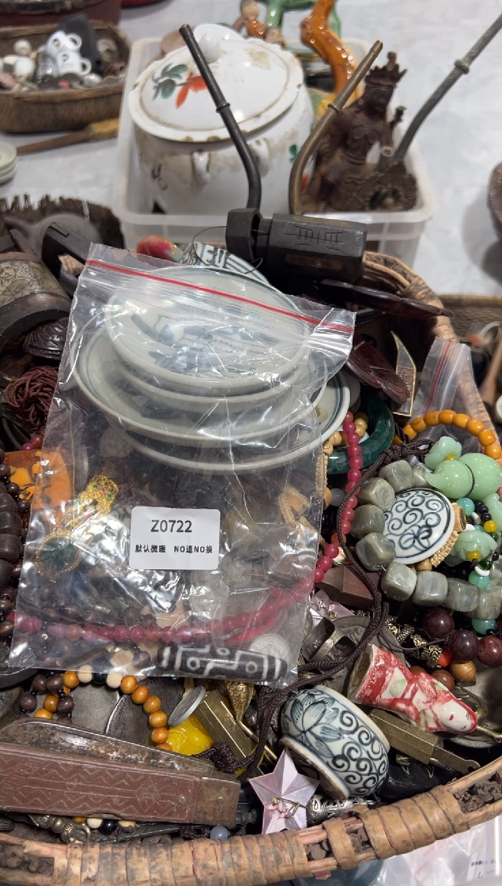 王**楼秒拍秒付闪购瓷铜摆件