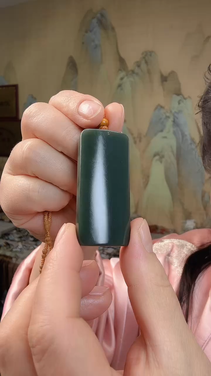 颈饰未镶嵌和田玉.