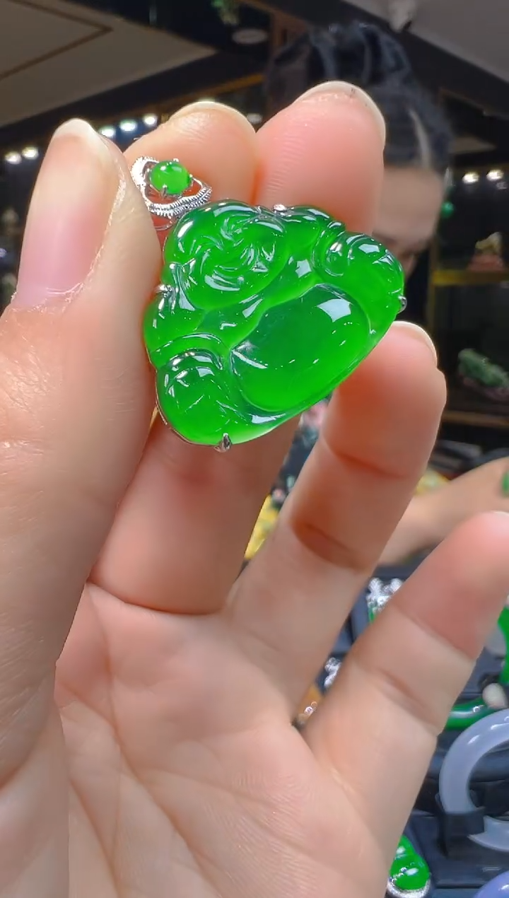 吊坠(赠链)18K金镶嵌翡翠043    