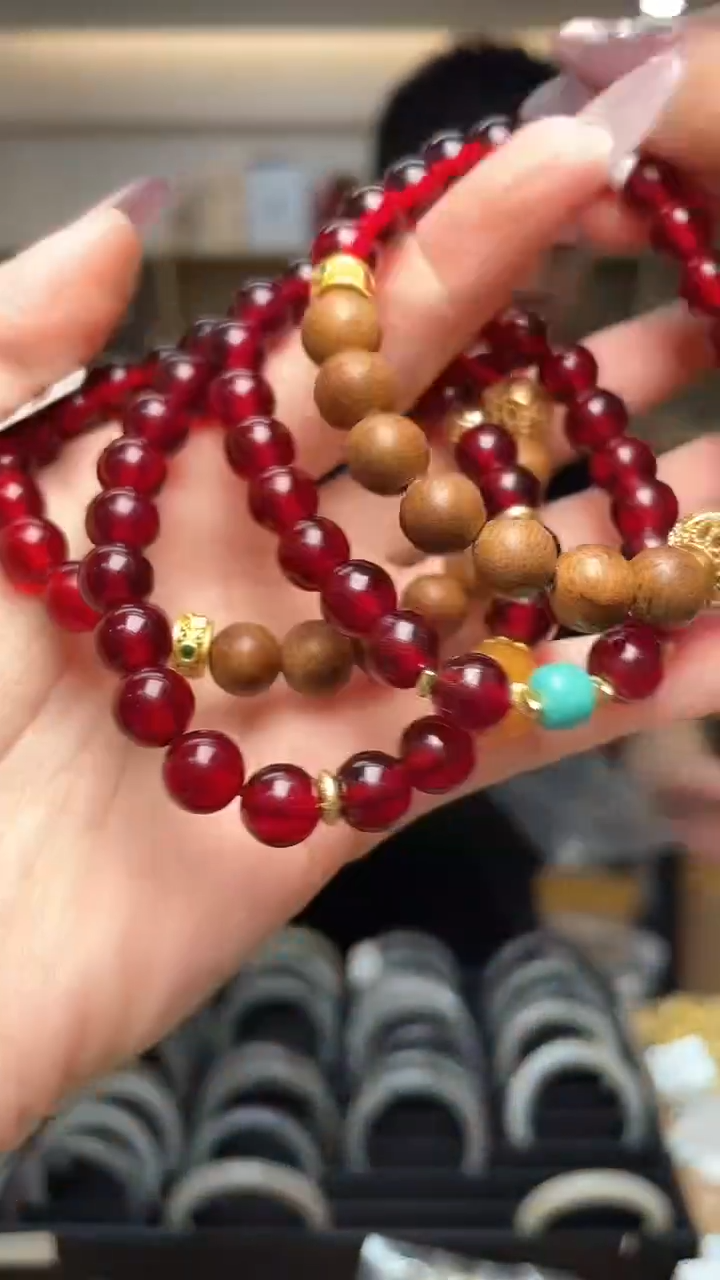 未镶嵌血珀裸石尾货定制**（多样性单个发货）