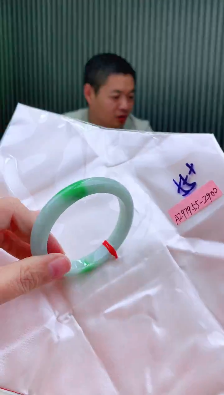 未镶嵌手镯翡翠55