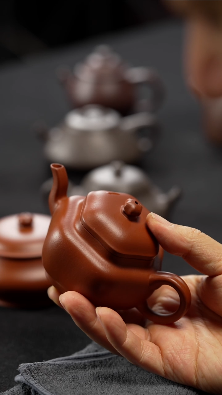 茶壶紫砂健****商半手工六方