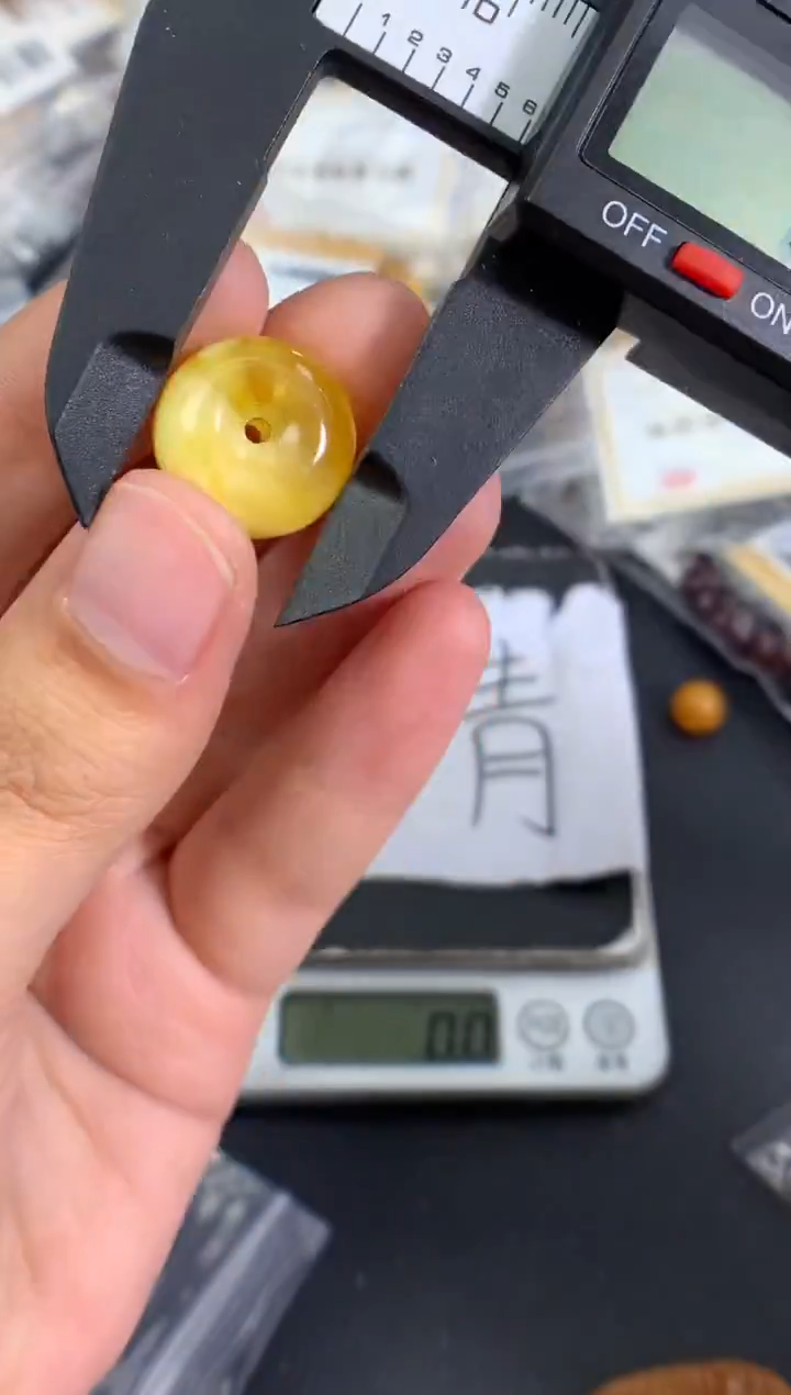 蜜蜡未镶嵌珠宝奇石1