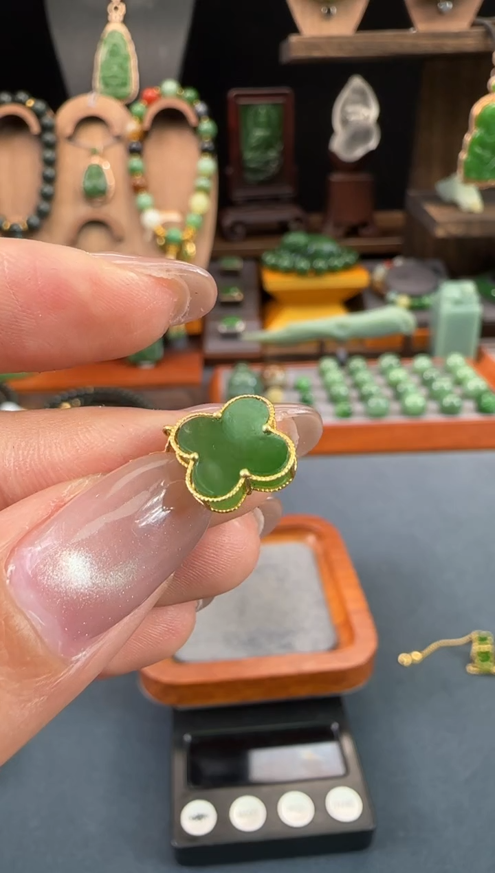 【闪购商品】和田玉吊坠18K金镶嵌1