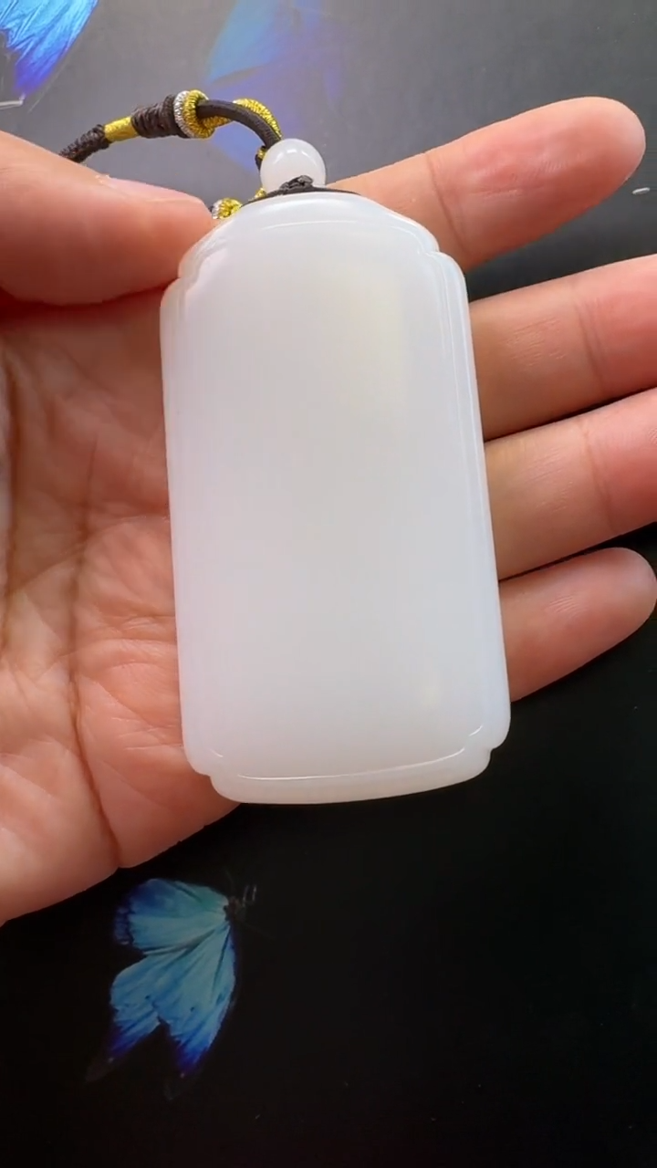 颈饰未镶嵌和田玉吊坠