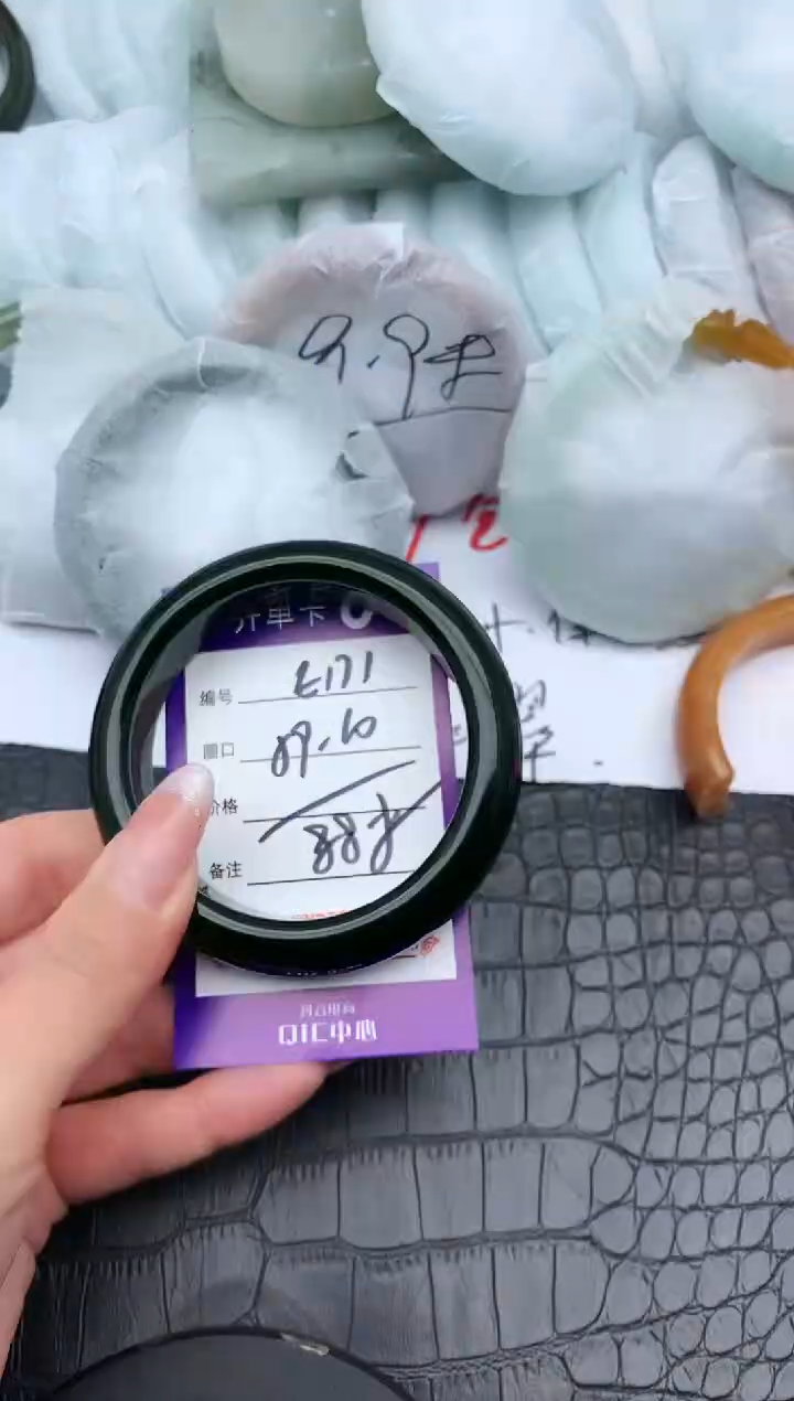 未镶嵌手镯石英质玉E171-58-60