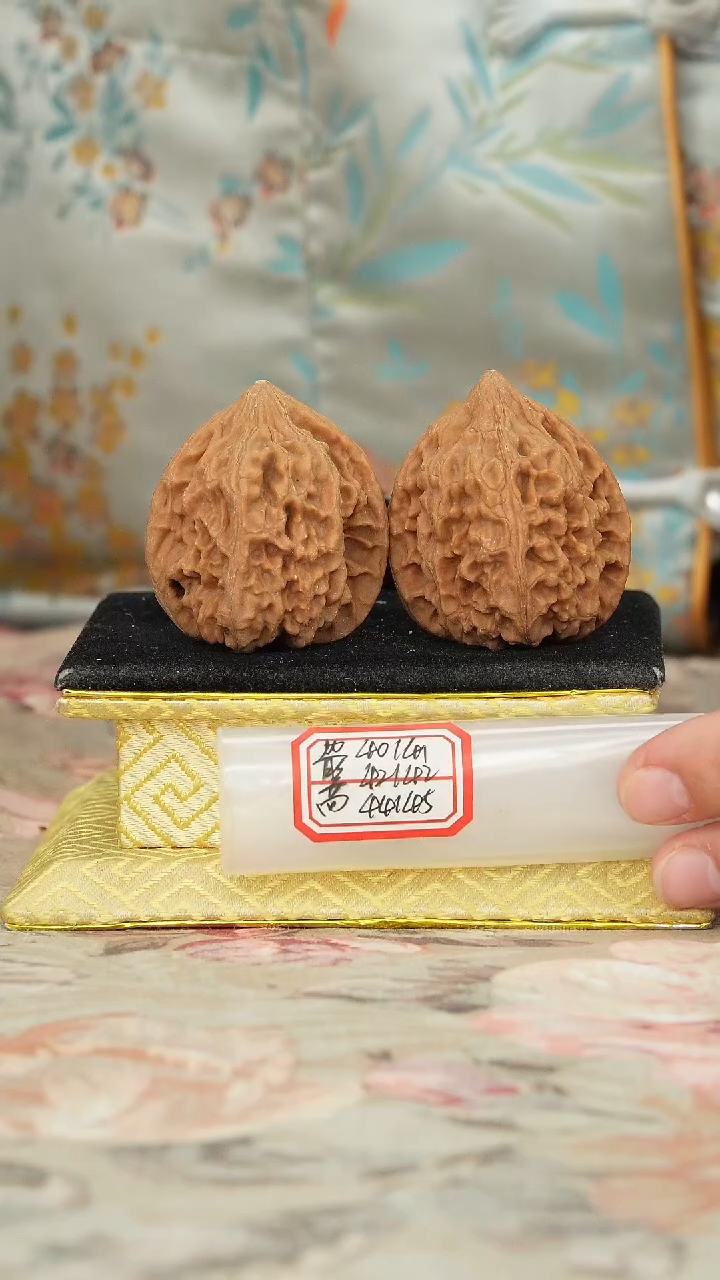 【闪购商品】文玩核桃把件鸡心有修