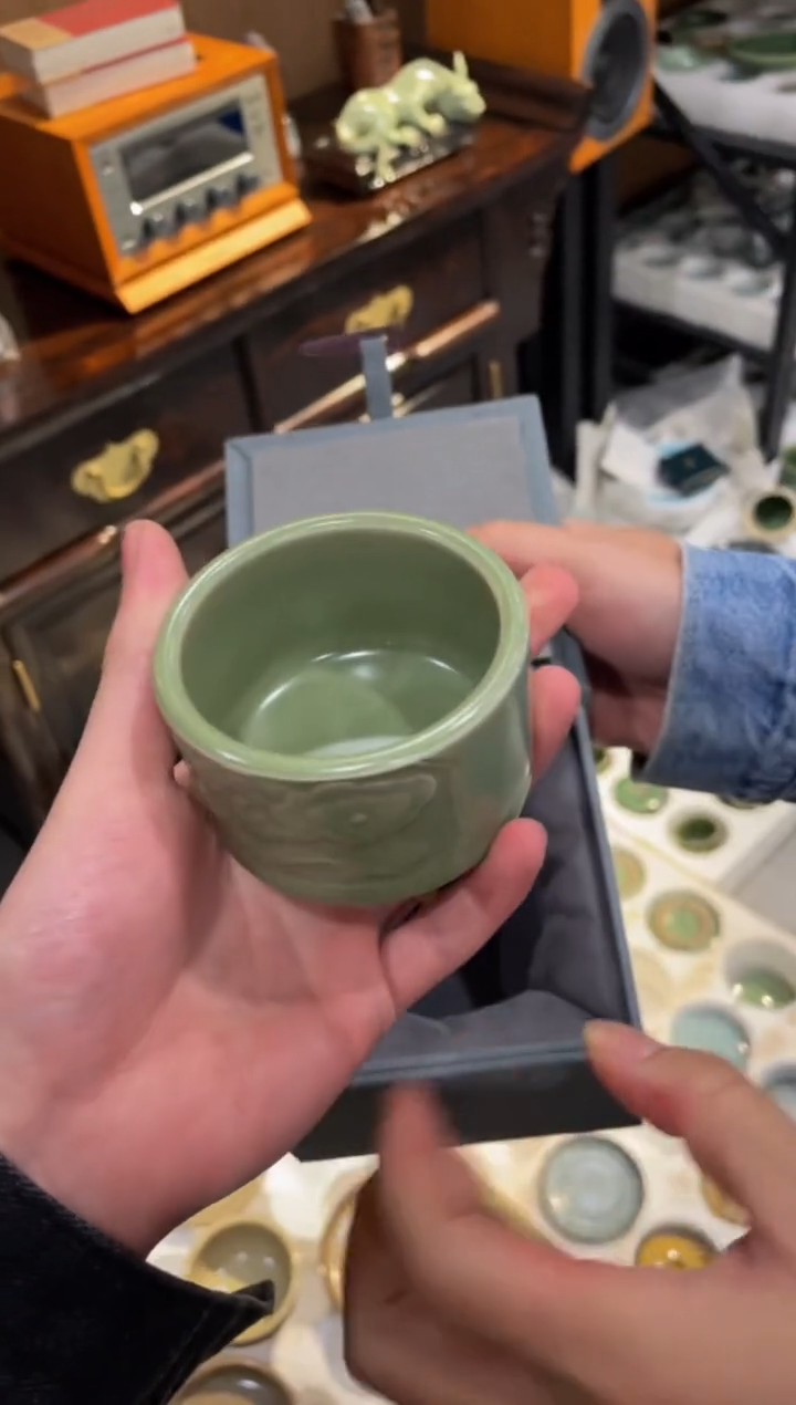 陈*23窑承青瓷豆青扳指杯