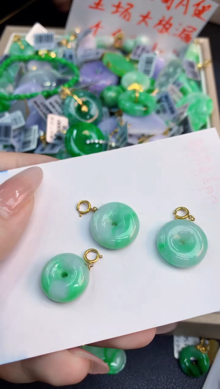 翡翠未镶嵌吊坠(不含链)多样性发其一