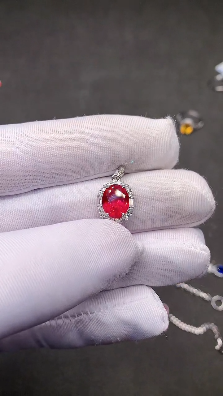 【闪购商品】红宝石颈饰银S925镶嵌....