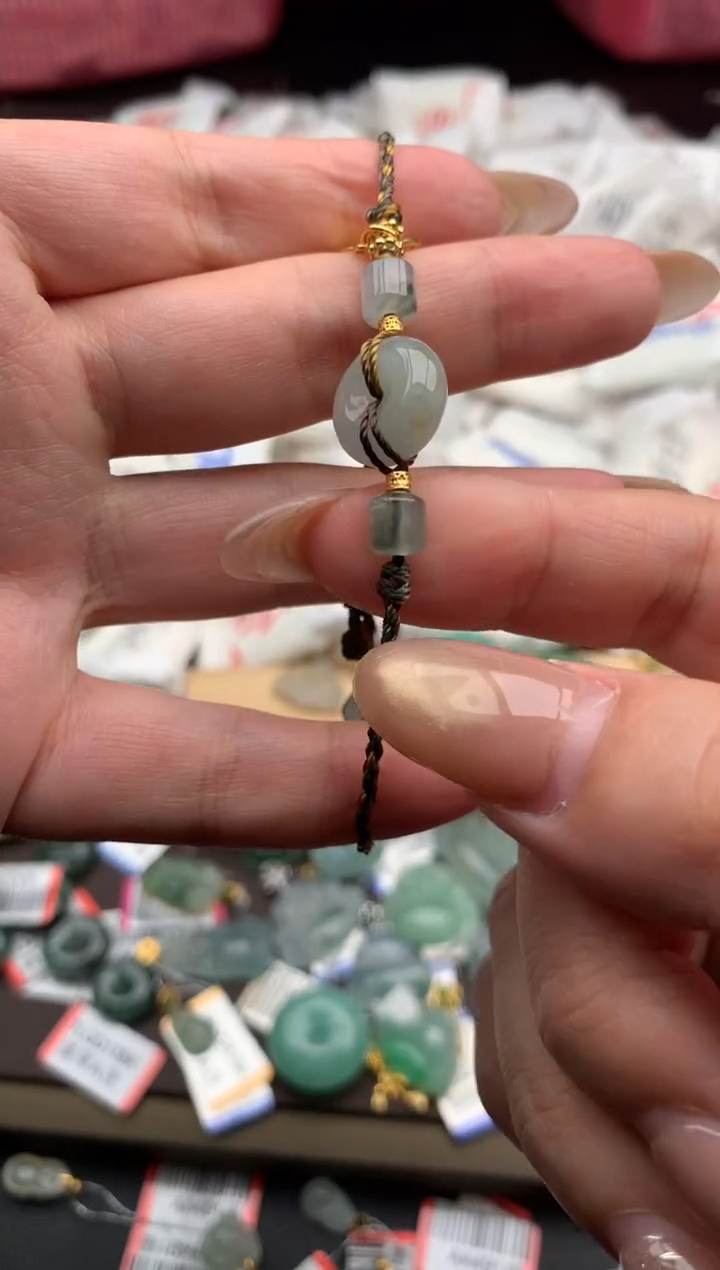 【闪购商品】翡翠手绳未镶嵌一