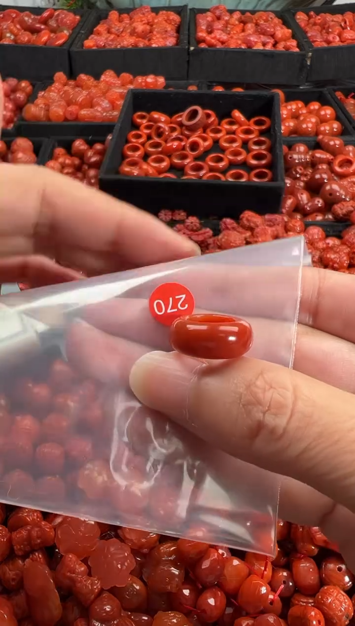 颈饰未镶嵌南红玛瑙1